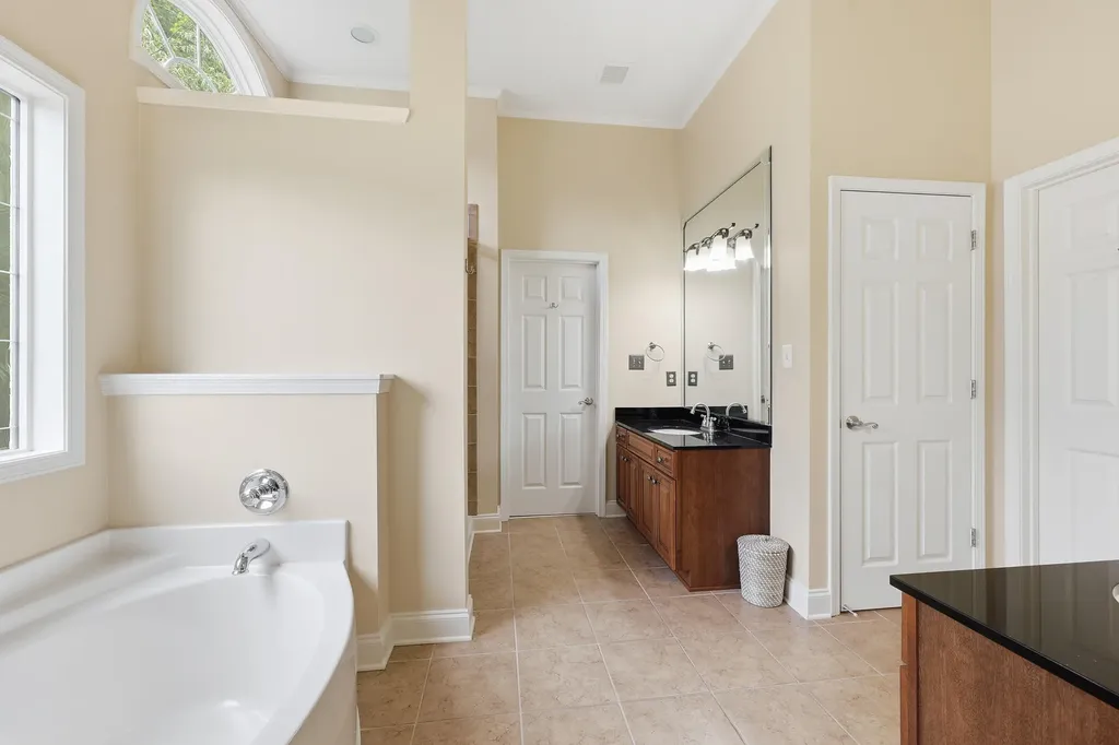 121 Gleneagles Way Versailles KY 40383