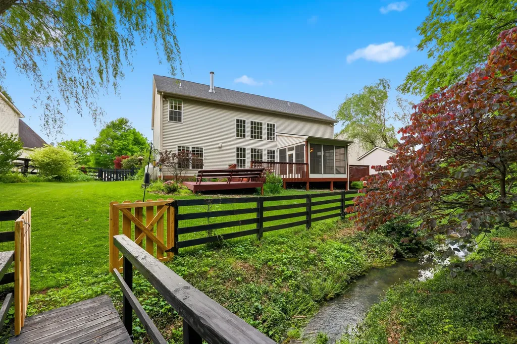 121 Gleneagles Way Versailles KY 40383