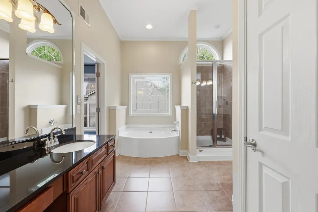 121 Gleneagles Way Versailles KY 40383