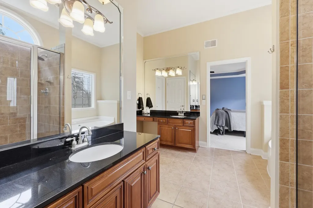 121 Gleneagles Way Versailles KY 40383