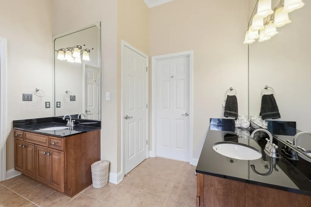 121 Gleneagles Way Versailles KY 40383