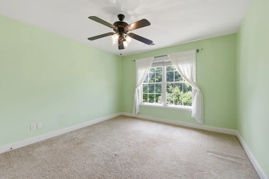 121 Gleneagles Way Versailles KY 40383