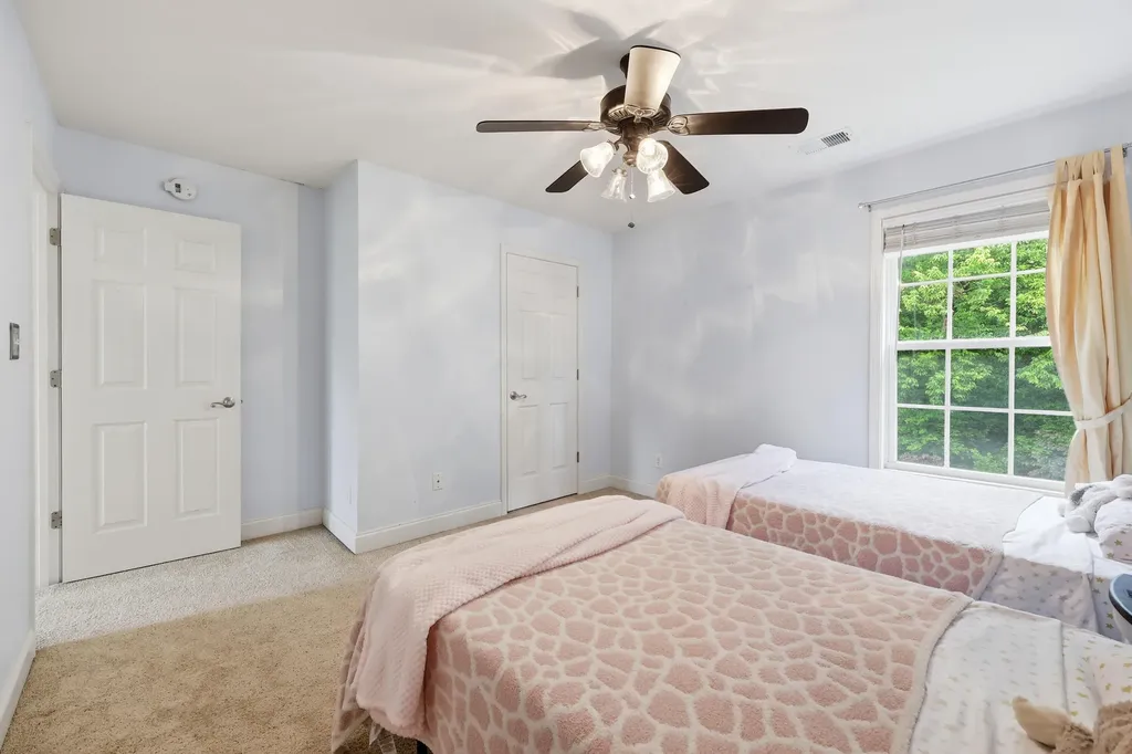 121 Gleneagles Way Versailles KY 40383
