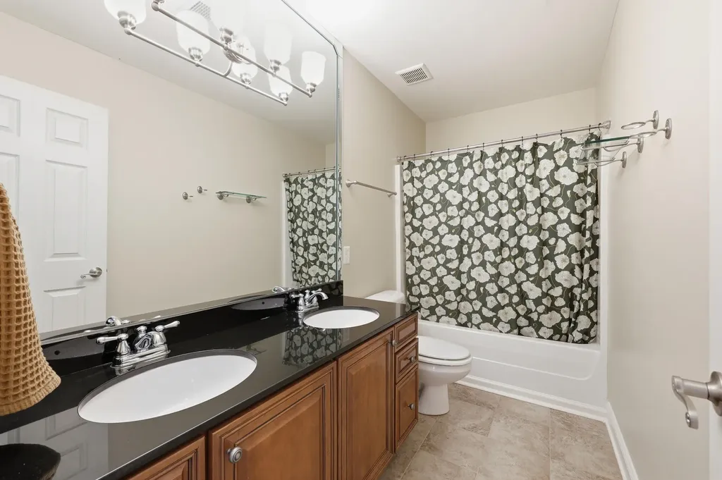 121 Gleneagles Way Versailles KY 40383