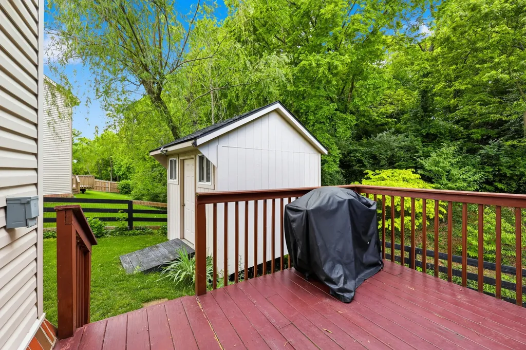 121 Gleneagles Way Versailles KY 40383