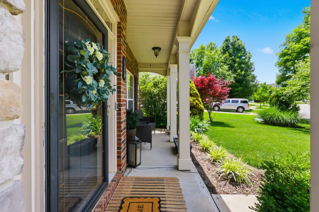 121 Gleneagles Way Versailles KY 40383