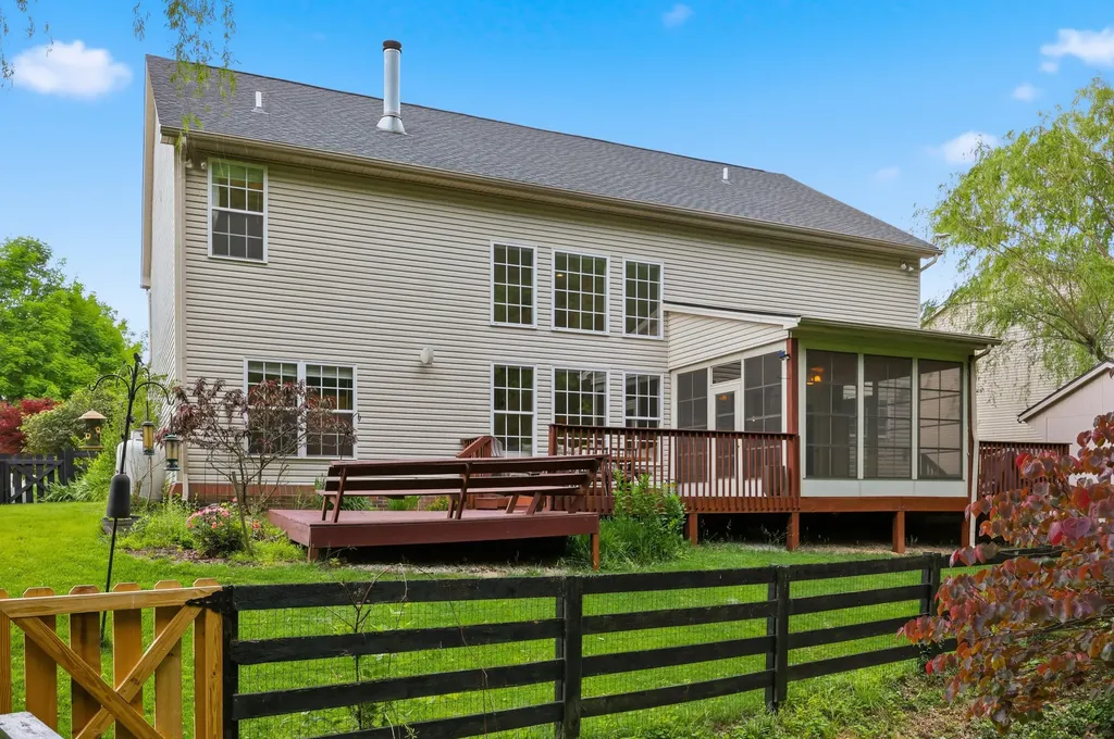 121 Gleneagles Way Versailles KY 40383