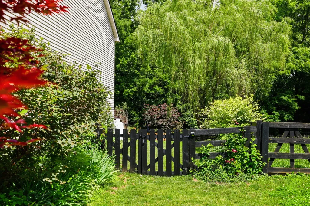 121 Gleneagles Way Versailles KY 40383