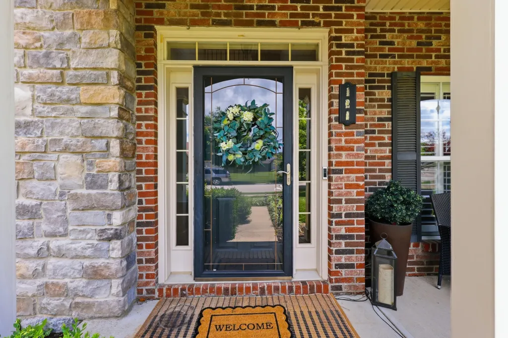 121 Gleneagles Way Versailles KY 40383