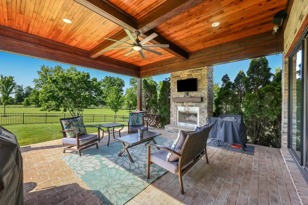 402 Chandamere Way Nicholasville KY 40356