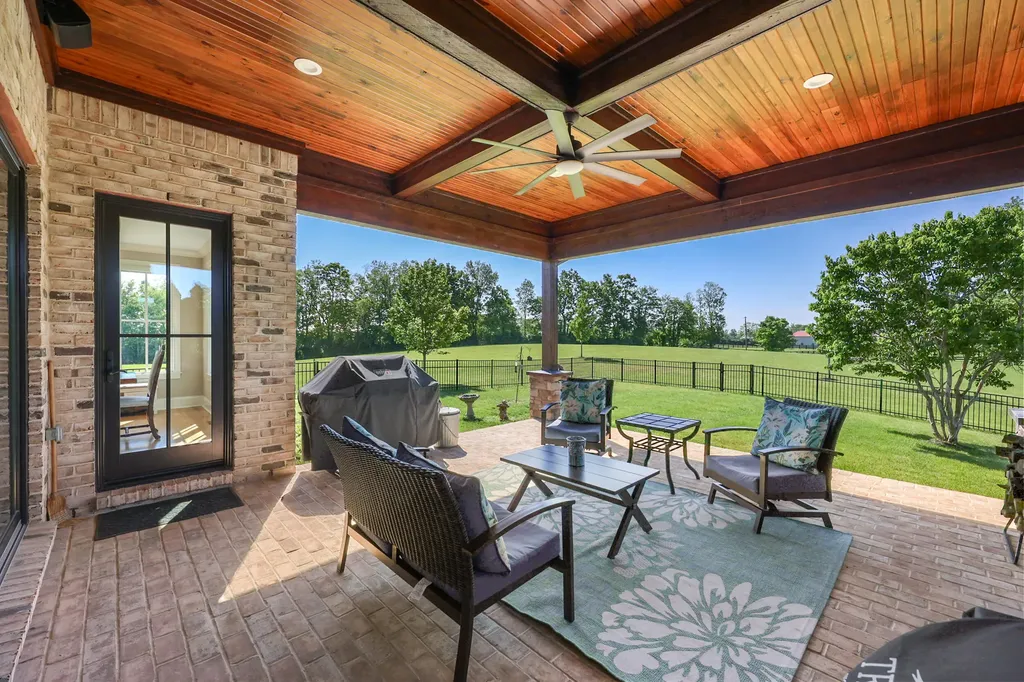 402 Chandamere Way Nicholasville KY 40356