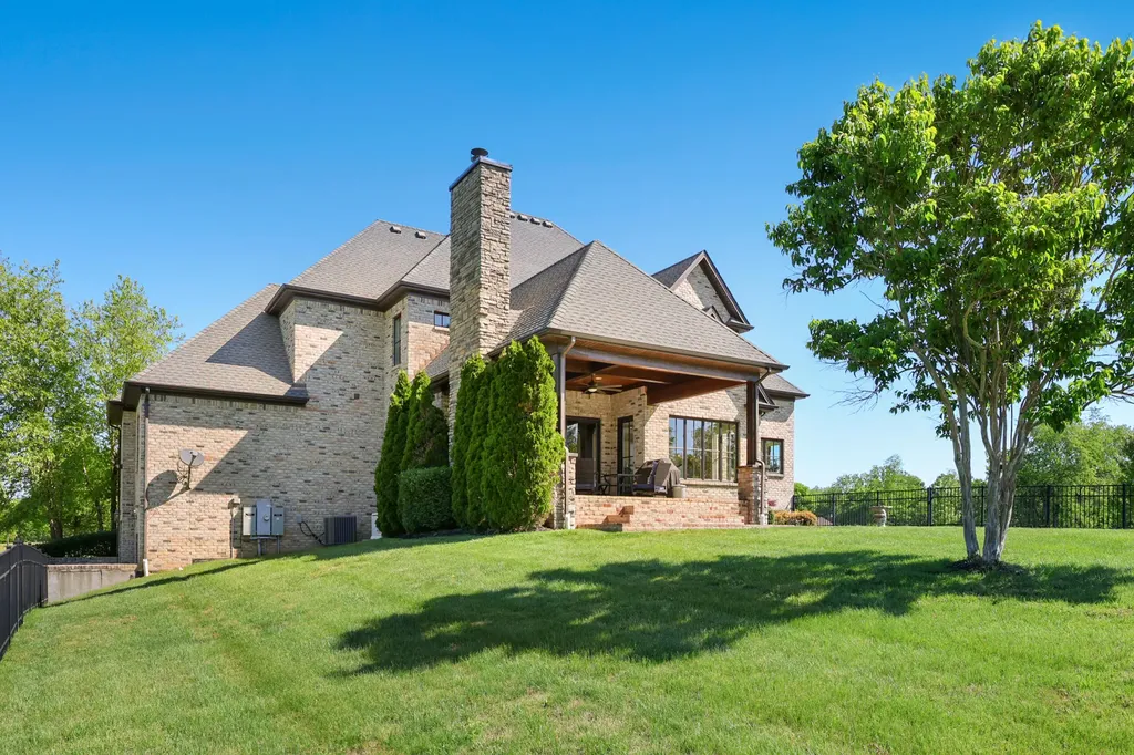 402 Chandamere Way Nicholasville KY 40356