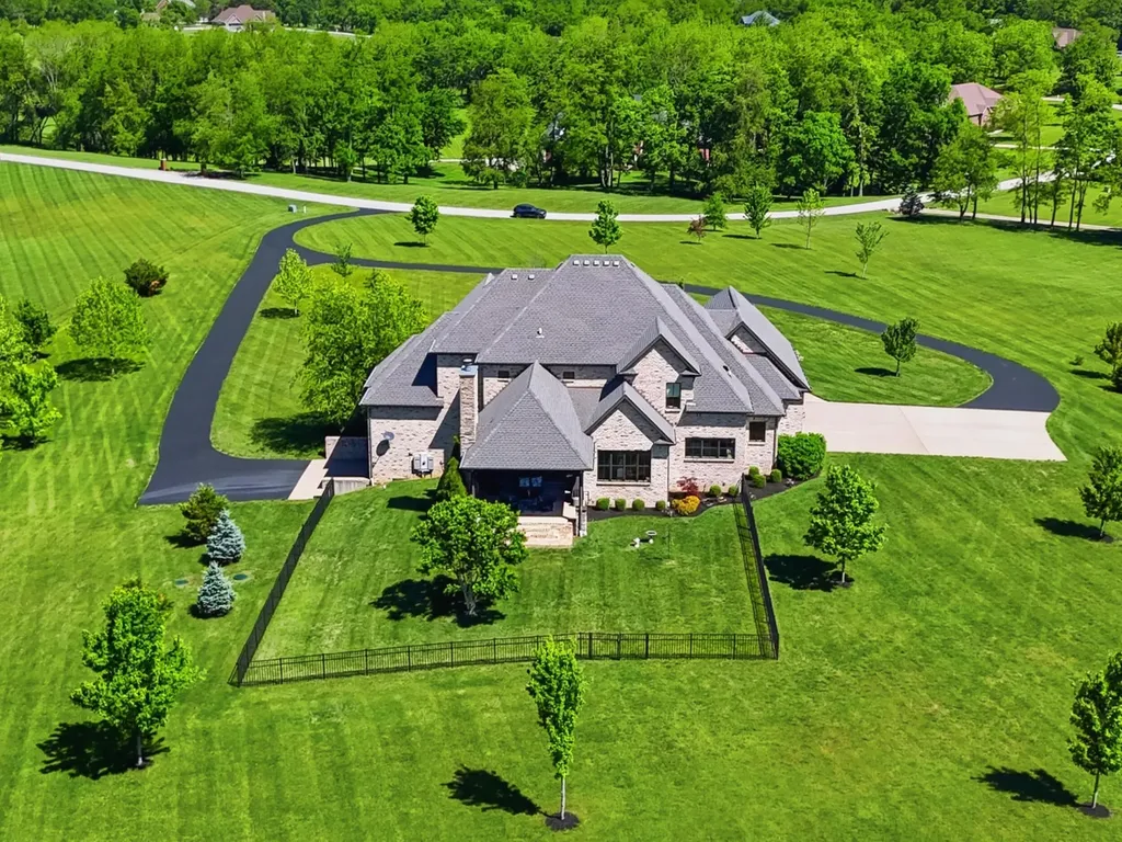 402 Chandamere Way Nicholasville KY 40356