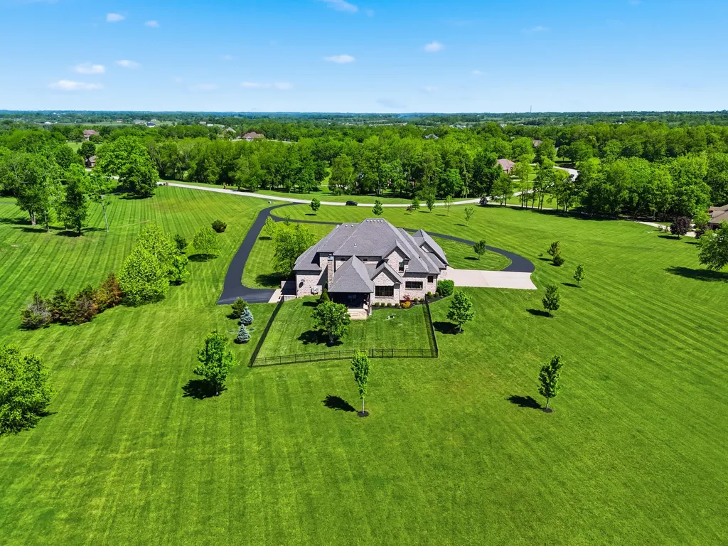 402 Chandamere Way Nicholasville KY 40356