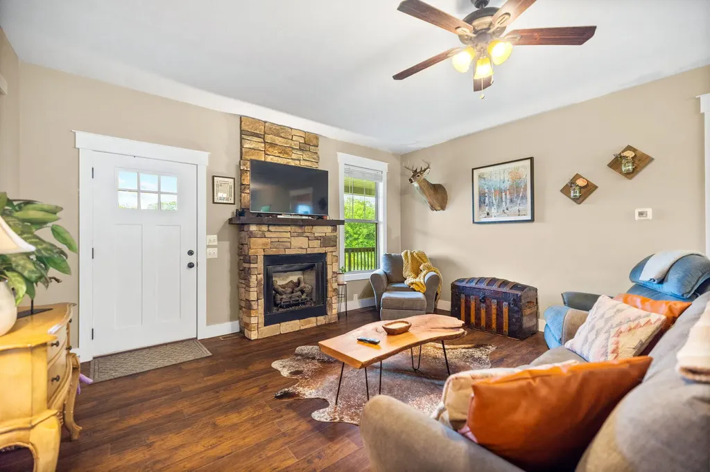 233 Schollsville Road Winchester KY 40391