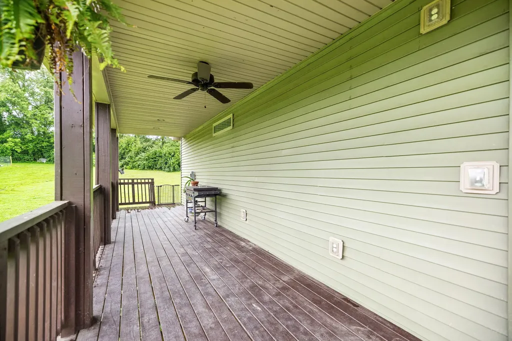 233 Schollsville Road Winchester KY 40391