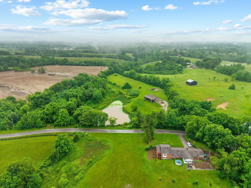 233 Schollsville Road Winchester KY 40391