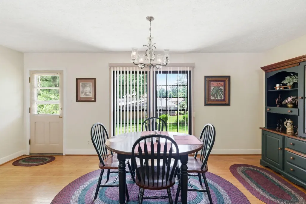 2192 Harrodsburg Road Lexington KY 40503
