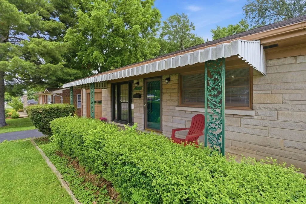 2192 Harrodsburg Road Lexington KY 40503