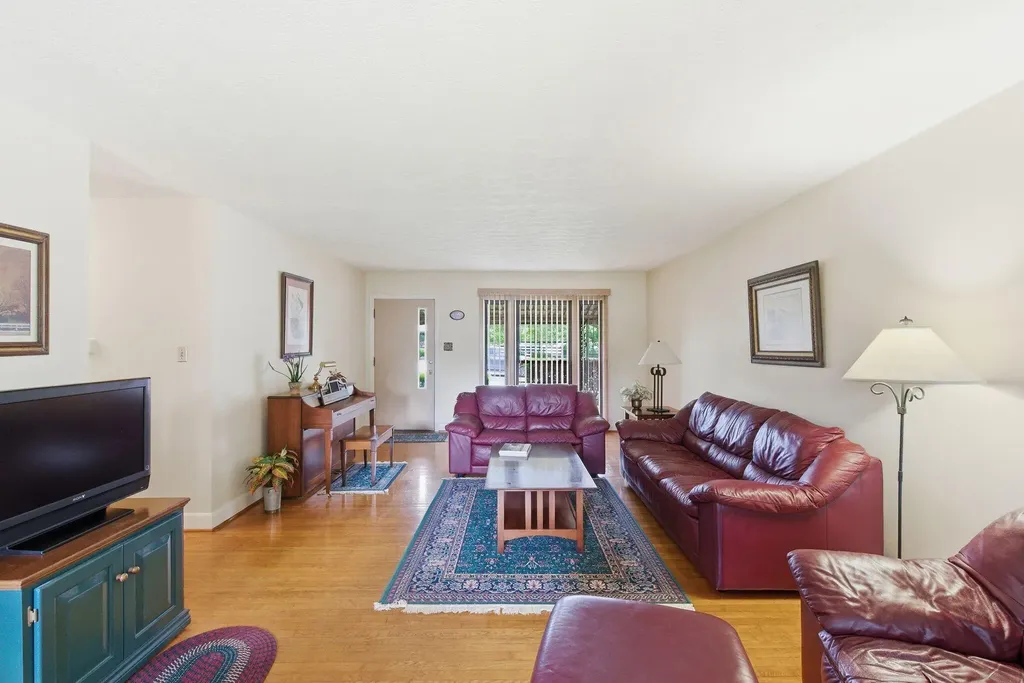 2192 Harrodsburg Road Lexington KY 40503