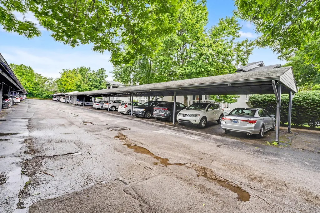 395 Redding Road Lexington KY 40517