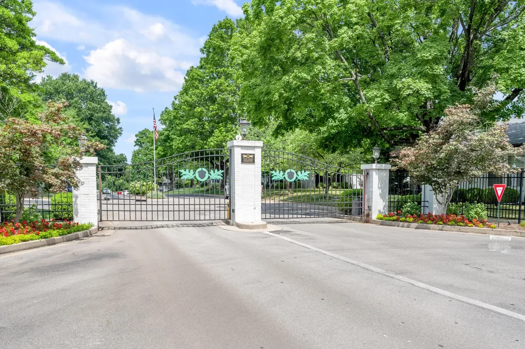 395 Redding Road Lexington KY 40517