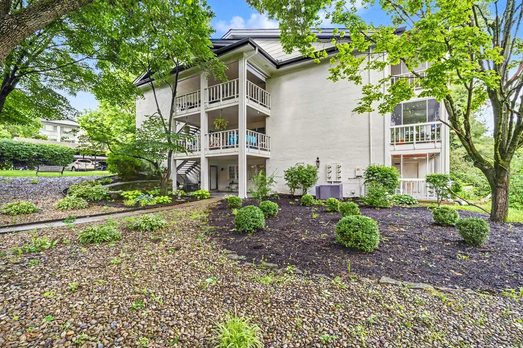 395 Redding Road Lexington KY 40517