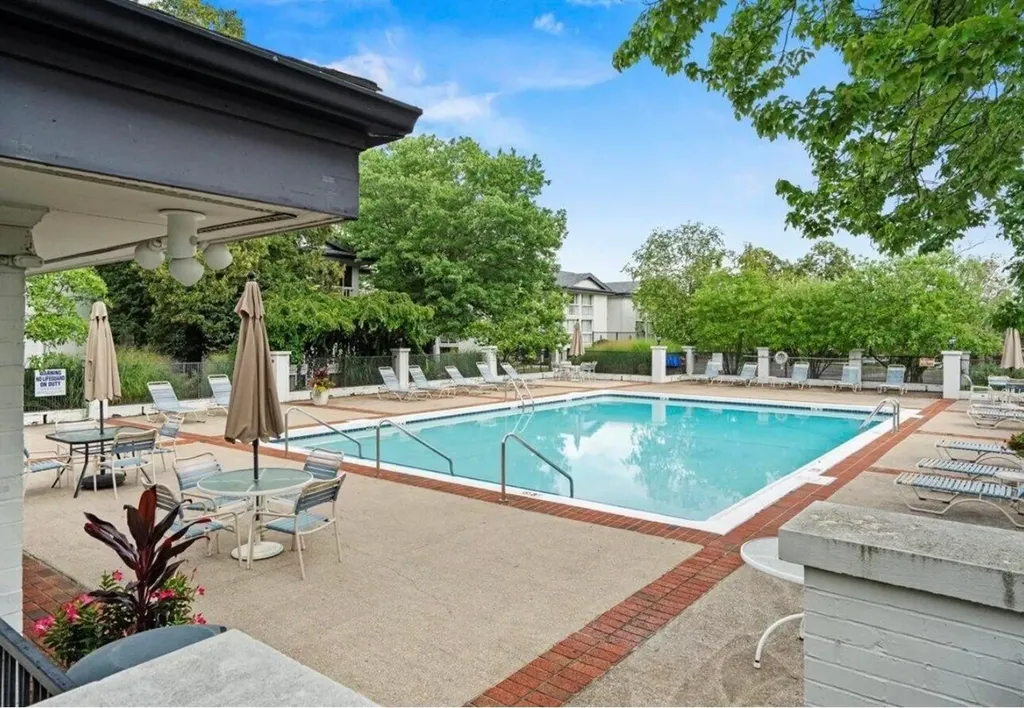 395 Redding Road Lexington KY 40517