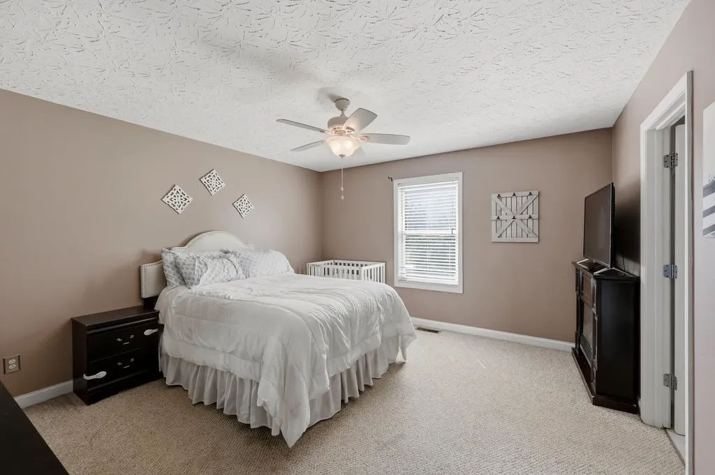 124 White Cliffs Lane Frankfort KY 40601