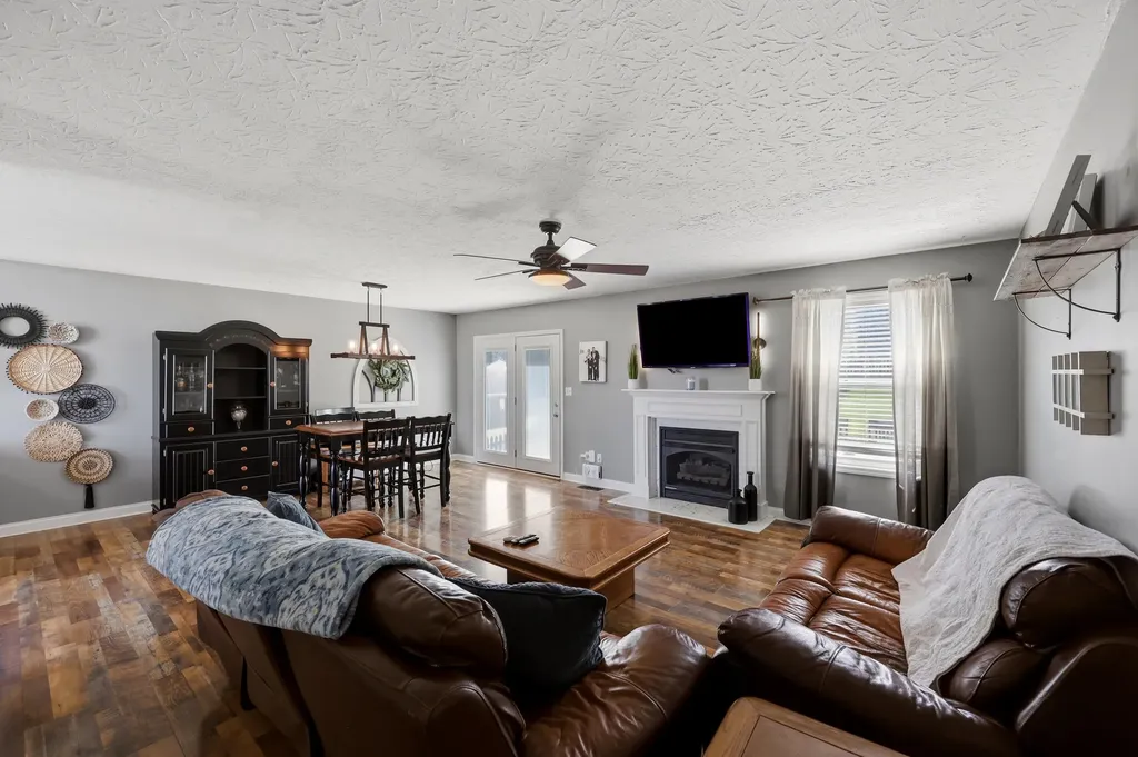 124 White Cliffs Lane Frankfort KY 40601
