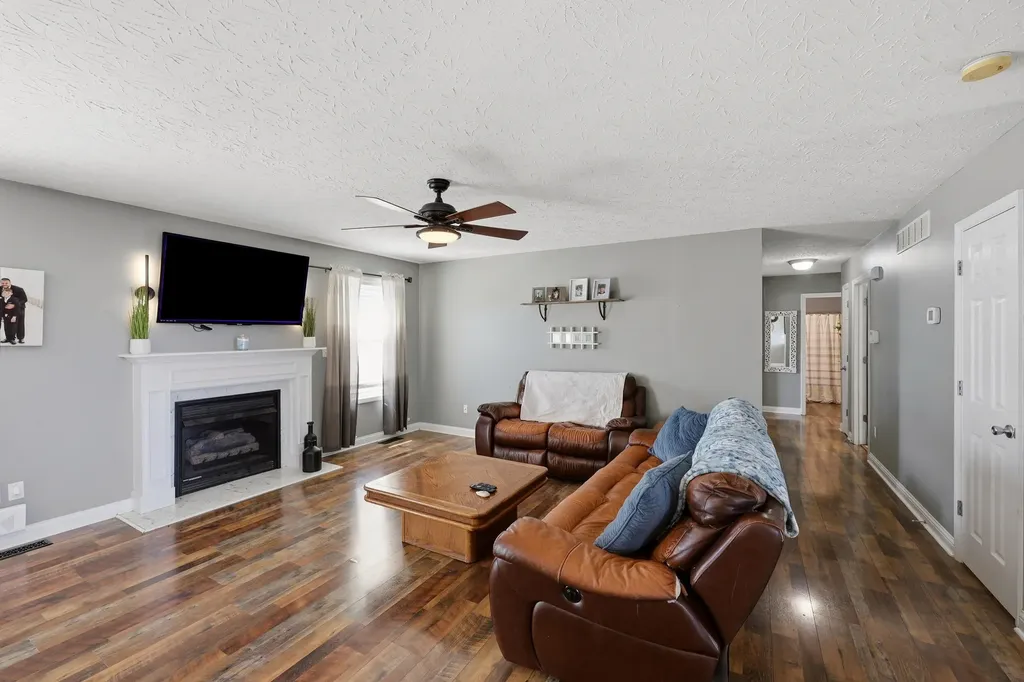 124 White Cliffs Lane Frankfort KY 40601