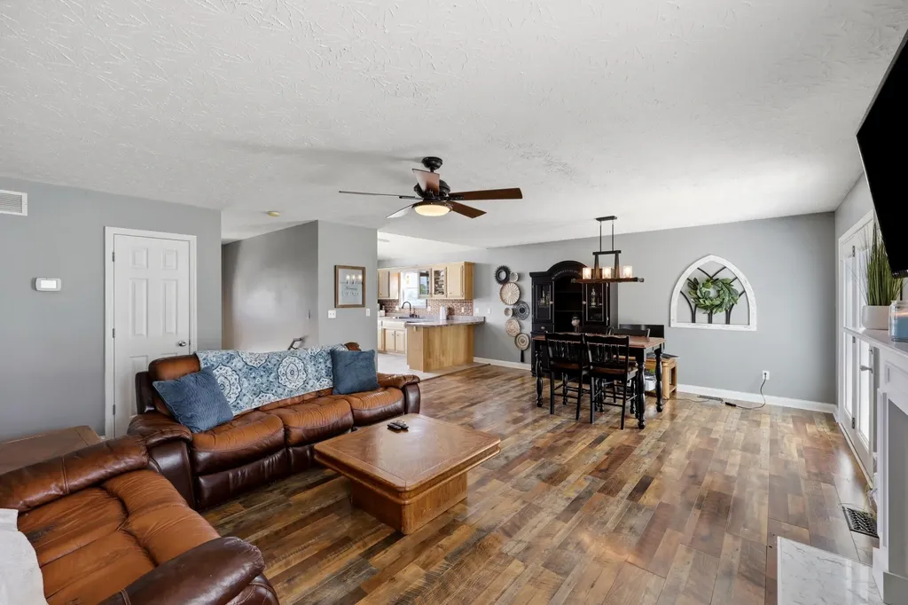 124 White Cliffs Lane Frankfort KY 40601