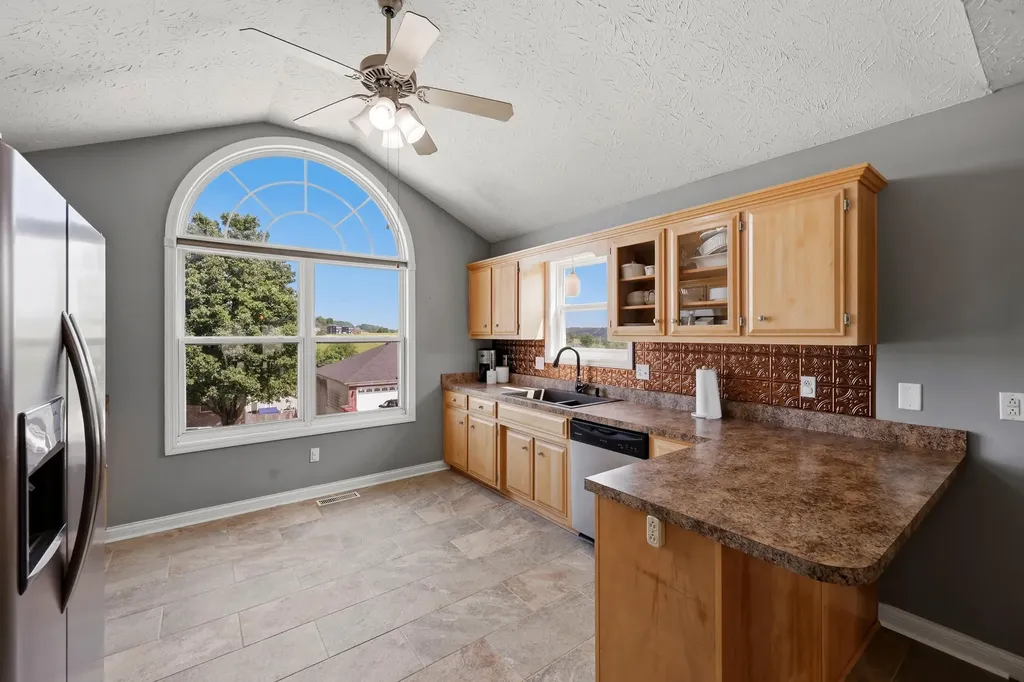 124 White Cliffs Lane Frankfort KY 40601