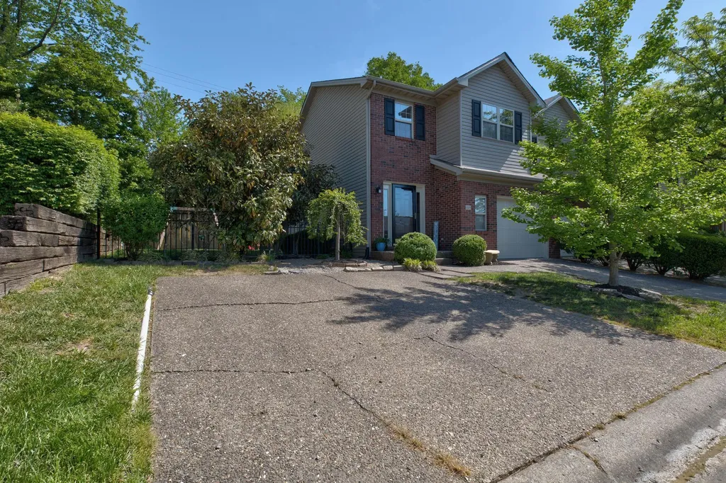 1525 Casper Court Lexington KY 40511