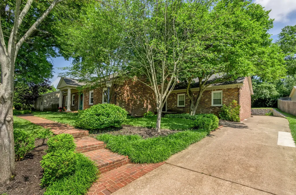 809 Raven Road Lexington KY 40502