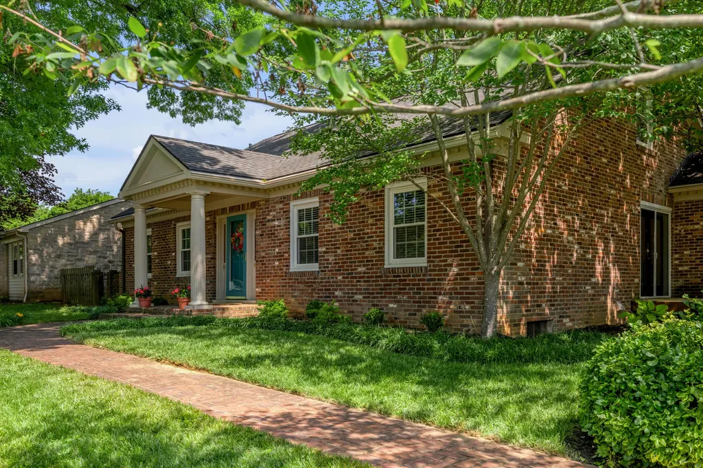 809 Raven Road Lexington KY 40502