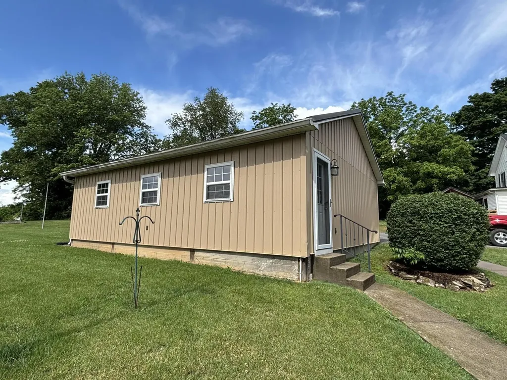 411 E 2nd Street Perryville KY 40468