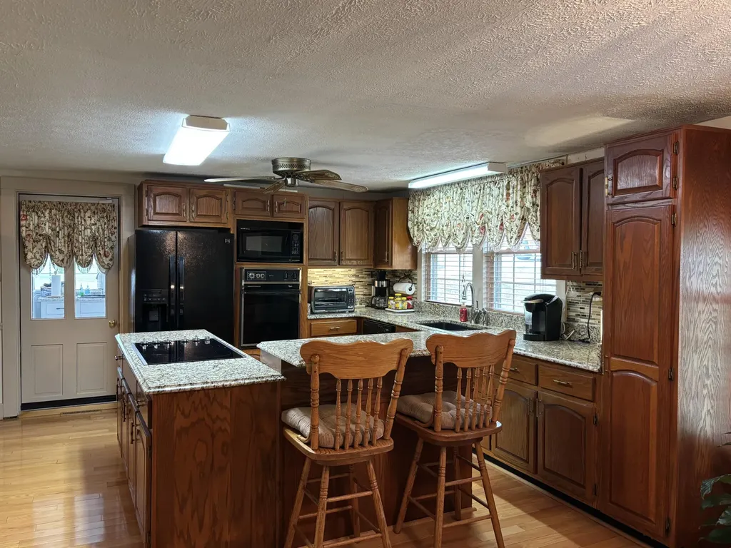 411 E 2nd Street Perryville KY 40468