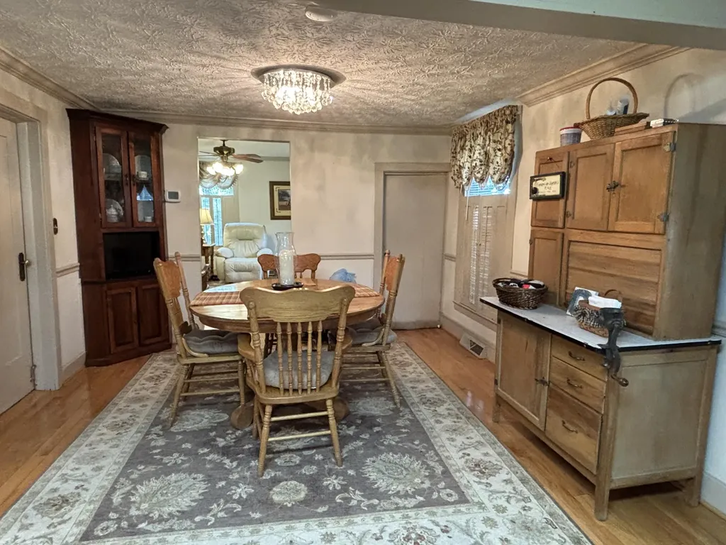 411 E 2nd Street Perryville KY 40468