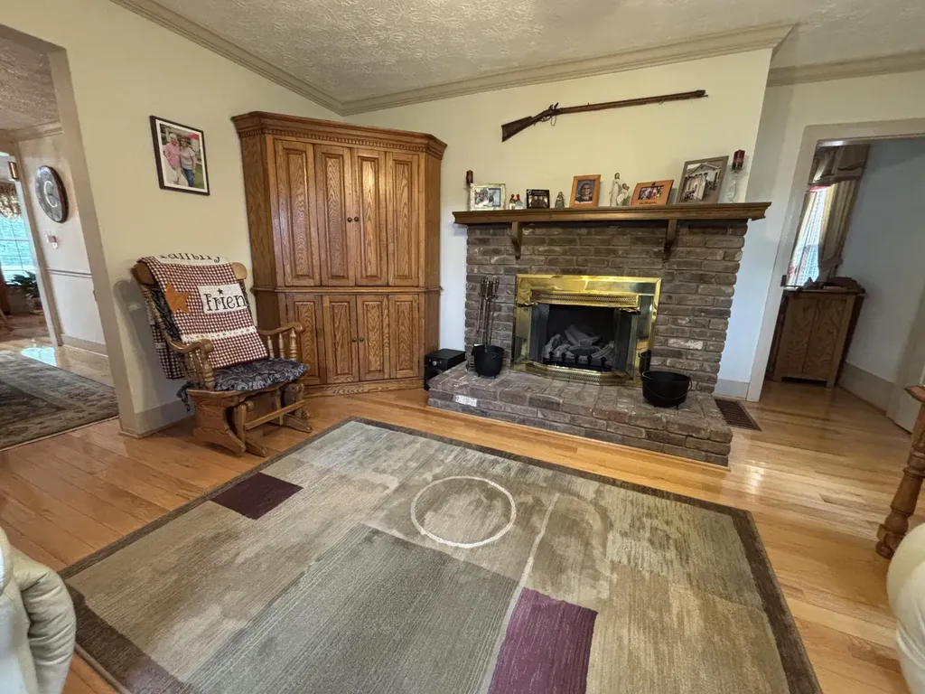 411 E 2nd Street Perryville KY 40468