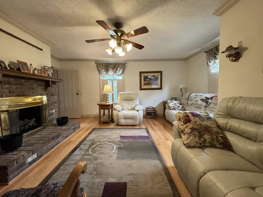 411 E 2nd Street Perryville KY 40468