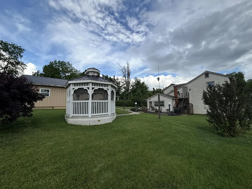 411 E 2nd Street Perryville KY 40468