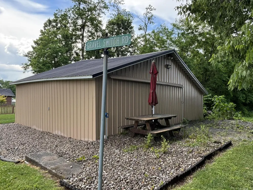 411 E 2nd Street Perryville KY 40468