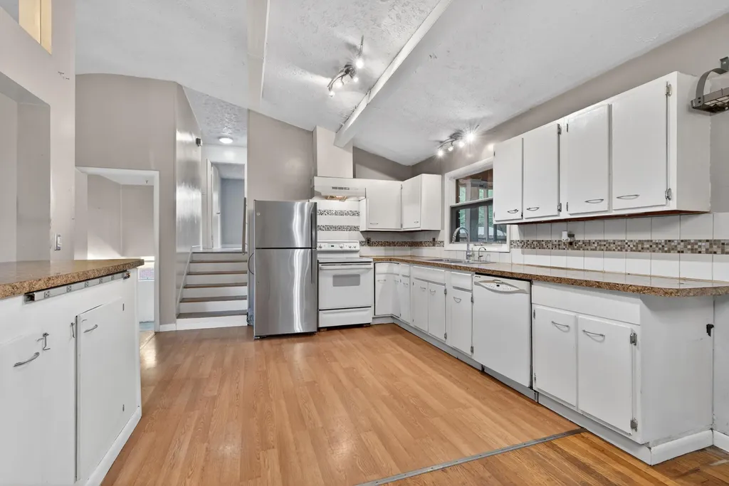 1804 Ranier Drive Lexington KY 40505