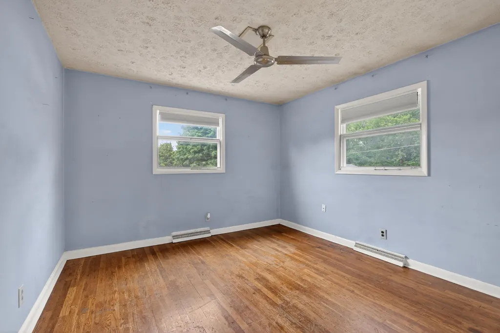 1804 Ranier Drive Lexington KY 40505