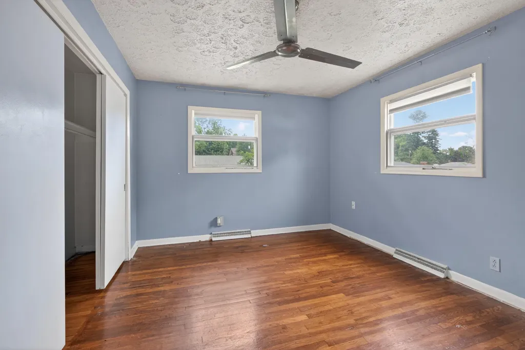 1804 Ranier Drive Lexington KY 40505