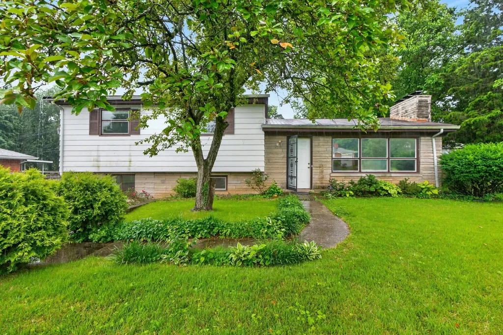 1804 Ranier Drive Lexington KY 40505