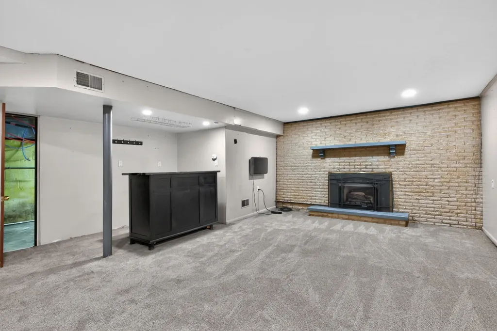 1804 Ranier Drive Lexington KY 40505