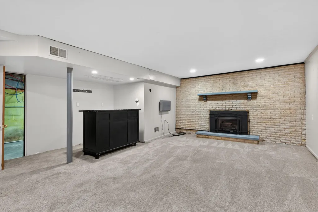 1804 Ranier Drive Lexington KY 40505
