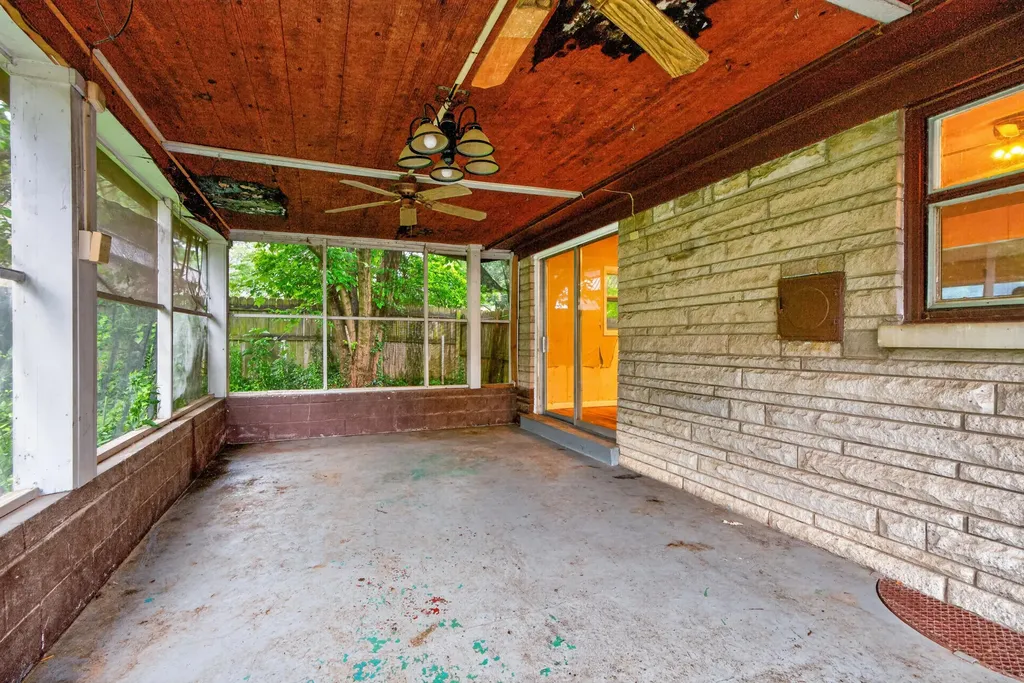 1804 Ranier Drive Lexington KY 40505